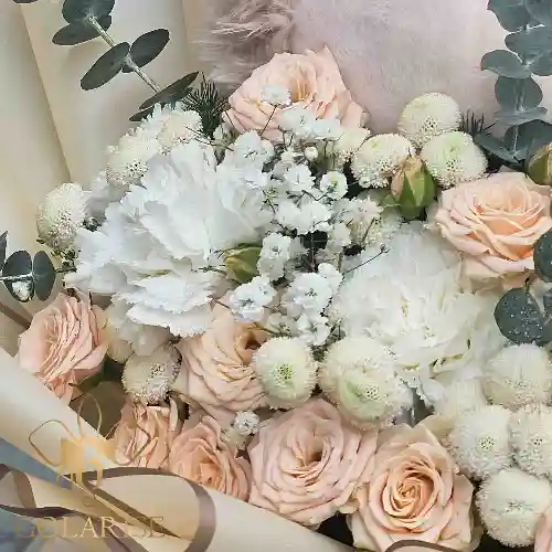 دسته گل و عروسک چیچک کد 2001905