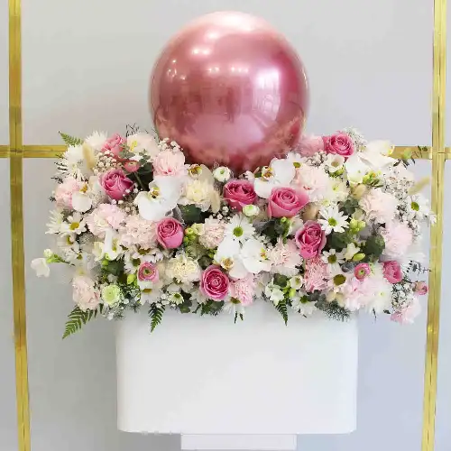 باکس باشکوه گل و بادکنک تانیا کد 1401502