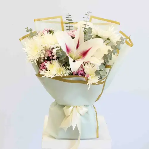 دسته گل داودی و لیلیوم بنیتا کد 1001901