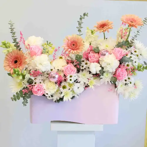باکس گل ربانی نازآفرین کد 2001006