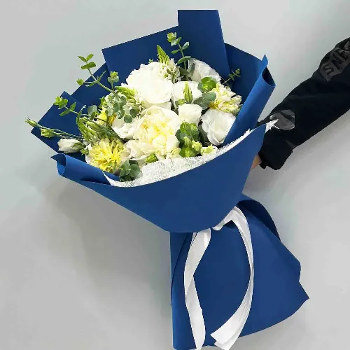 دسته گل باشکوه پرنسا کد 1001303