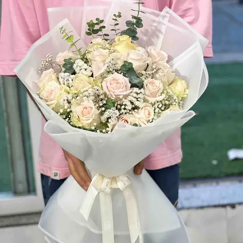 دسته گل رز نهال کد 1001503