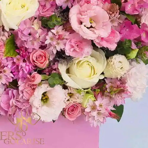 باکس گل تولد روشا کد 20010032